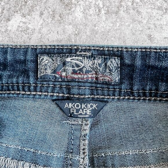 Silver Jeans Co Aiko Kick Flare Capri Dark Wash Size 30 - Picture 5 of 7